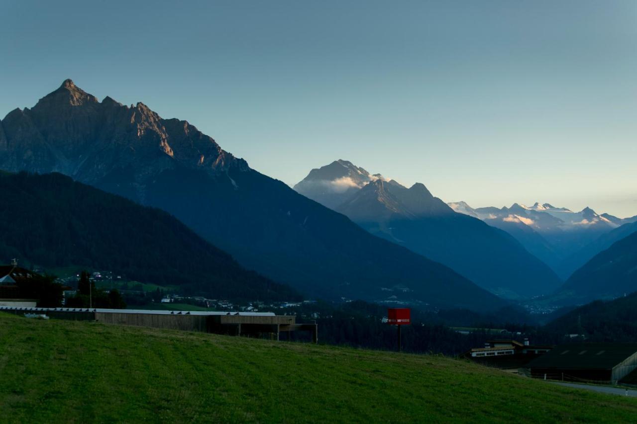 Apartment Wiesenhof - Natur & Weitblick Ueber Innsbruck - Ladestation Fuer Elektroautos 外观 照片